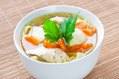 Warmen Mittagessen ohne Kohlenhydrate